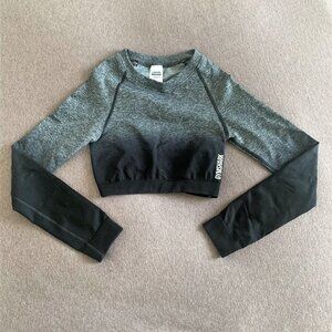 Gymshark Long Sleeve Crop Top - Small